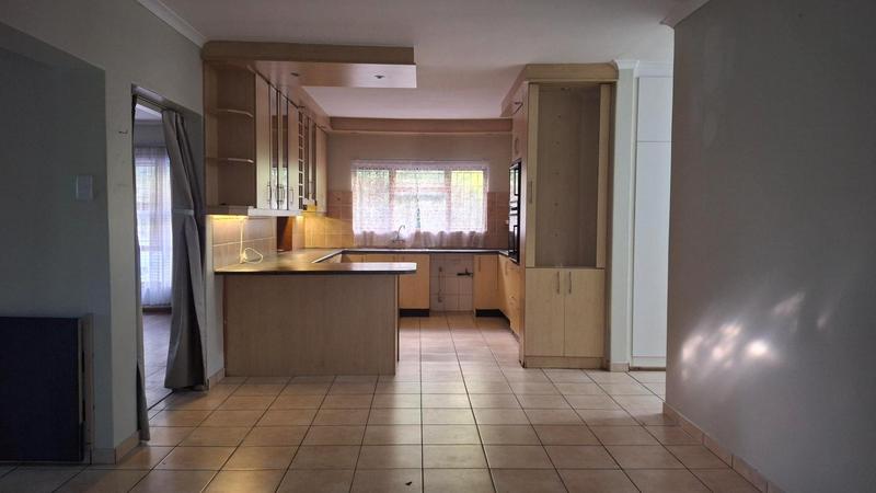 To Let 3 Bedroom Property for Rent in Table View Western Cape